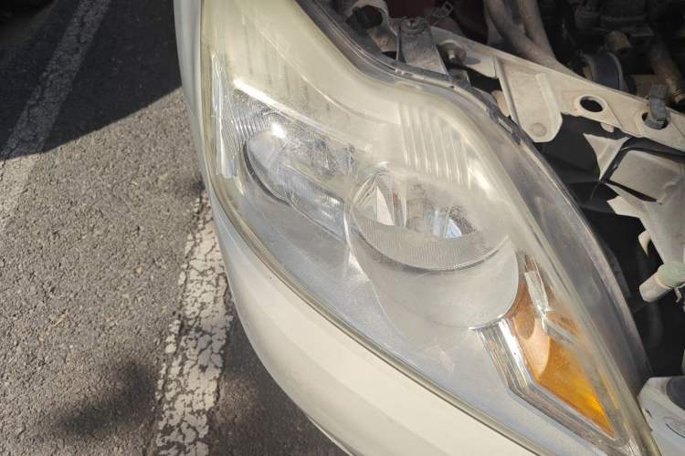 Used Ford Focus 2013 Sedan Classic 1.8L Manual Base Model Right Front Headlight