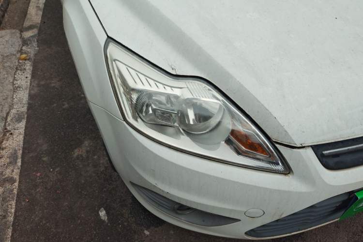 Used Ford Focus 2013 Sedan Classic 1.8L Automatic Base Model Right Front Headlight