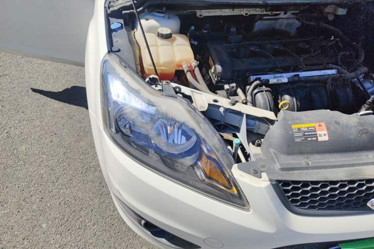 Used Ford Focus 2013 Hatchback Classic 1.8L Automatic Millionth Anniversary Edition Right Front Headlight