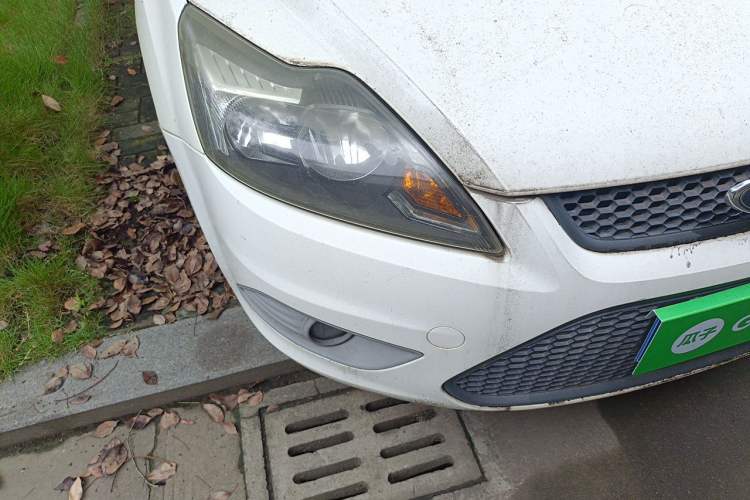 Used Ford Focus 2013 Hatchback Classic 1.8L Manual Base Model Right Front Headlight