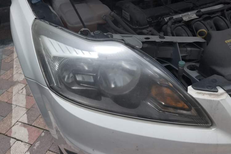 Used Ford Focus 2013 Hatchback Classic 1.8L Automatic Base Model Right Front Headlight