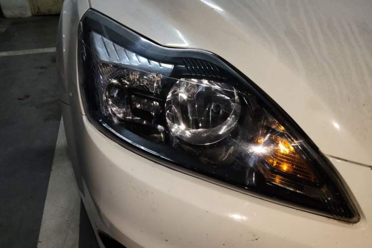 Used Ford Focus 2013 Hatchback Classic 1.8L Automatic Fashion Edition Right Front Headlight
