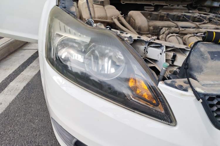 Used Ford Focus 2013 Hatchback Classic 1.8L Automatic Base Model Right Front Headlight