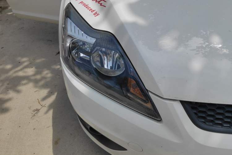Used Ford Focus 2013 Hatchback Classic 1.8L Manual Base Model Right Front Headlight