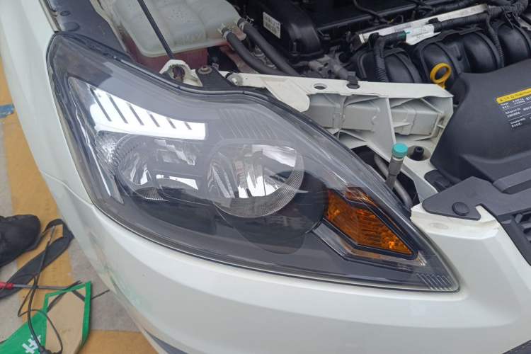 Used Ford Focus 2013 Hatchback Classic 1.8L Automatic Base Model Right Front Headlight