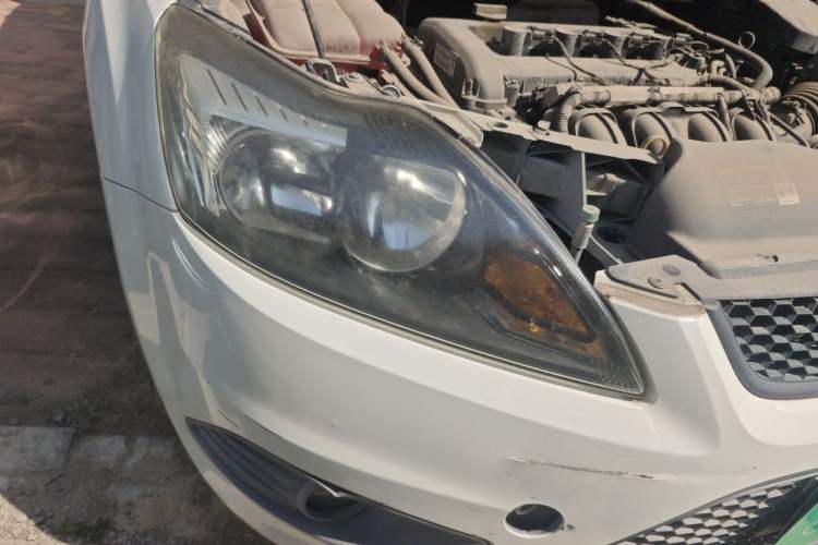 Used Ford Focus 2013 Hatchback Classic 1.8L Automatic Millionth Anniversary Edition Right Front Headlight