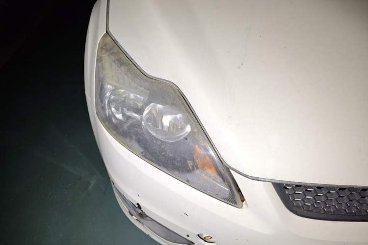 Used Ford Focus 2013 Hatchback Classic 1.8L Manual Base Model Right Front Headlight