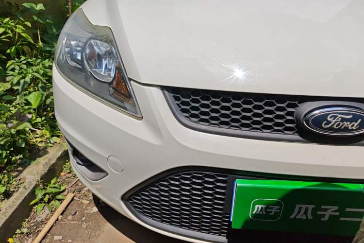 Used Ford Focus 2013 Hatchback Classic 1.8L Automatic Base Model Right Front Headlight