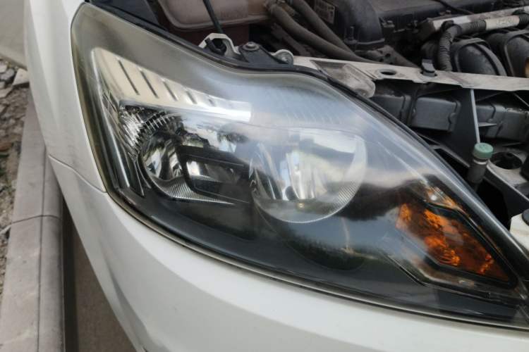 Used Ford Focus 2013 Hatchback Classic 1.8L Manual Base Model Right Front Headlight