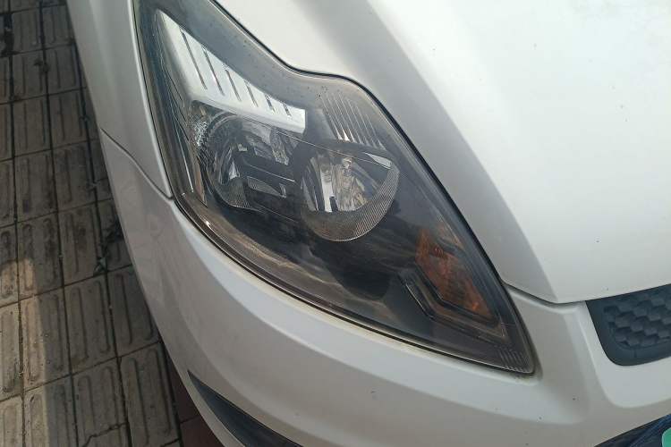 Used Ford Focus 2013 Hatchback Classic 1.8L Automatic Base Model Right Front Headlight