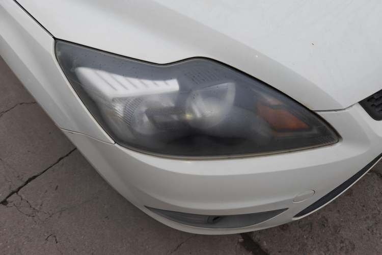 Used Ford Focus 2013 Hatchback Classic 1.8L Manual Base Model Right Front Headlight