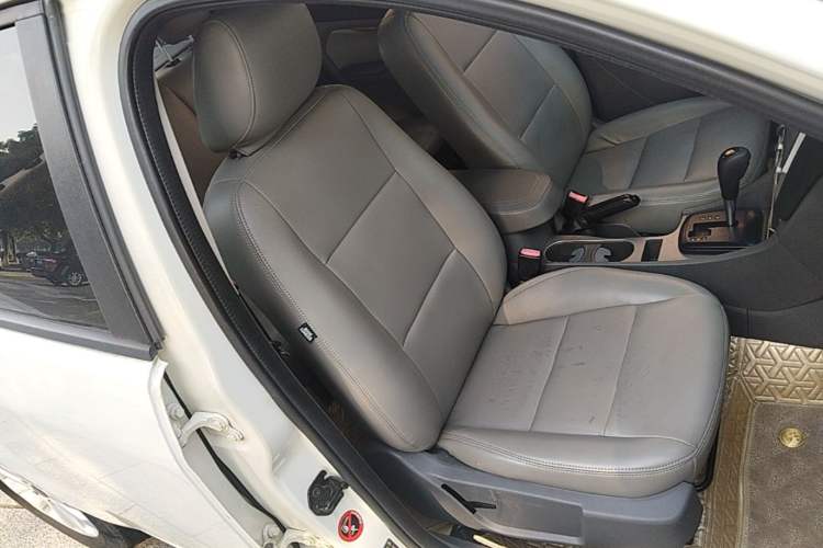 Used Ford Focus 2013 Hatchback Classic 1.8L Automatic Millionth Anniversary Edition Right Front Seat