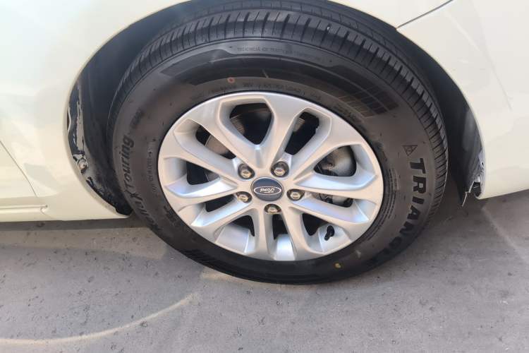Used Ford Focus 2013 Hatchback Classic 1.8L Automatic Base Model Right Front Wheel Hub
