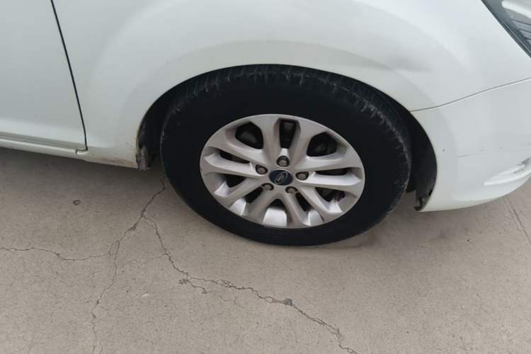 Used Ford Focus 2013 Hatchback Classic 1.8L Manual Base Model Right Front Wheel Hub