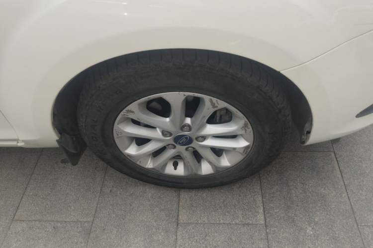 Used Ford Focus 2013 Hatchback Classic 1.8L Automatic Base Model Right Front Wheel Hub
