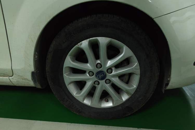 Used Ford Focus 2013 Hatchback Classic 1.8L Manual Base Model Right Front Wheel Hub