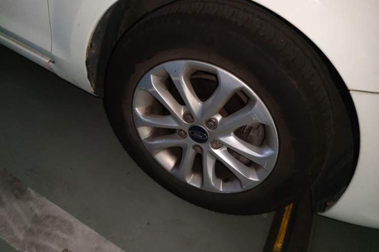 Used Ford Focus 2013 Hatchback Classic 1.8L Manual Millionth Anniversary Edition Right Front Wheel Hub