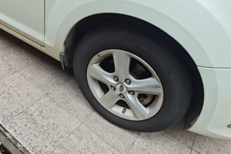 Used Ford Focus 2013 Hatchback Classic 1.8L Automatic Base Model Right Front Wheel Hub