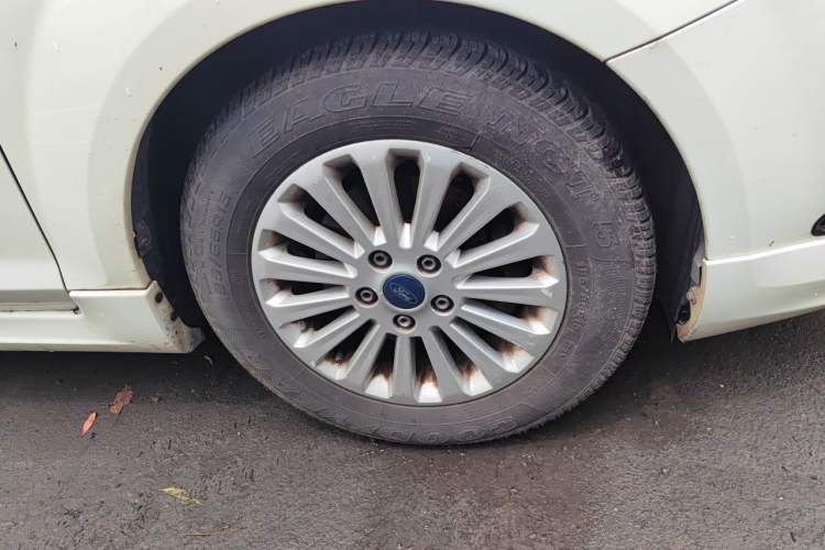 Used Ford Focus 2013 Hatchback Classic 1.8L Manual Fashion Edition Right Front Wheel Hub