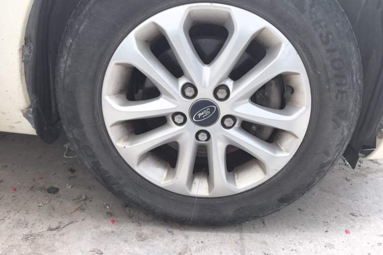 Used Ford Focus 2013 Hatchback Classic 1.8L Manual Base Model Right Front Wheel Hub