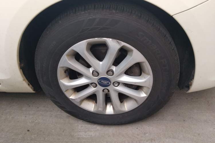 Used Ford Focus 2013 Hatchback Classic 1.8L Manual Base Model Right Front Wheel Hub