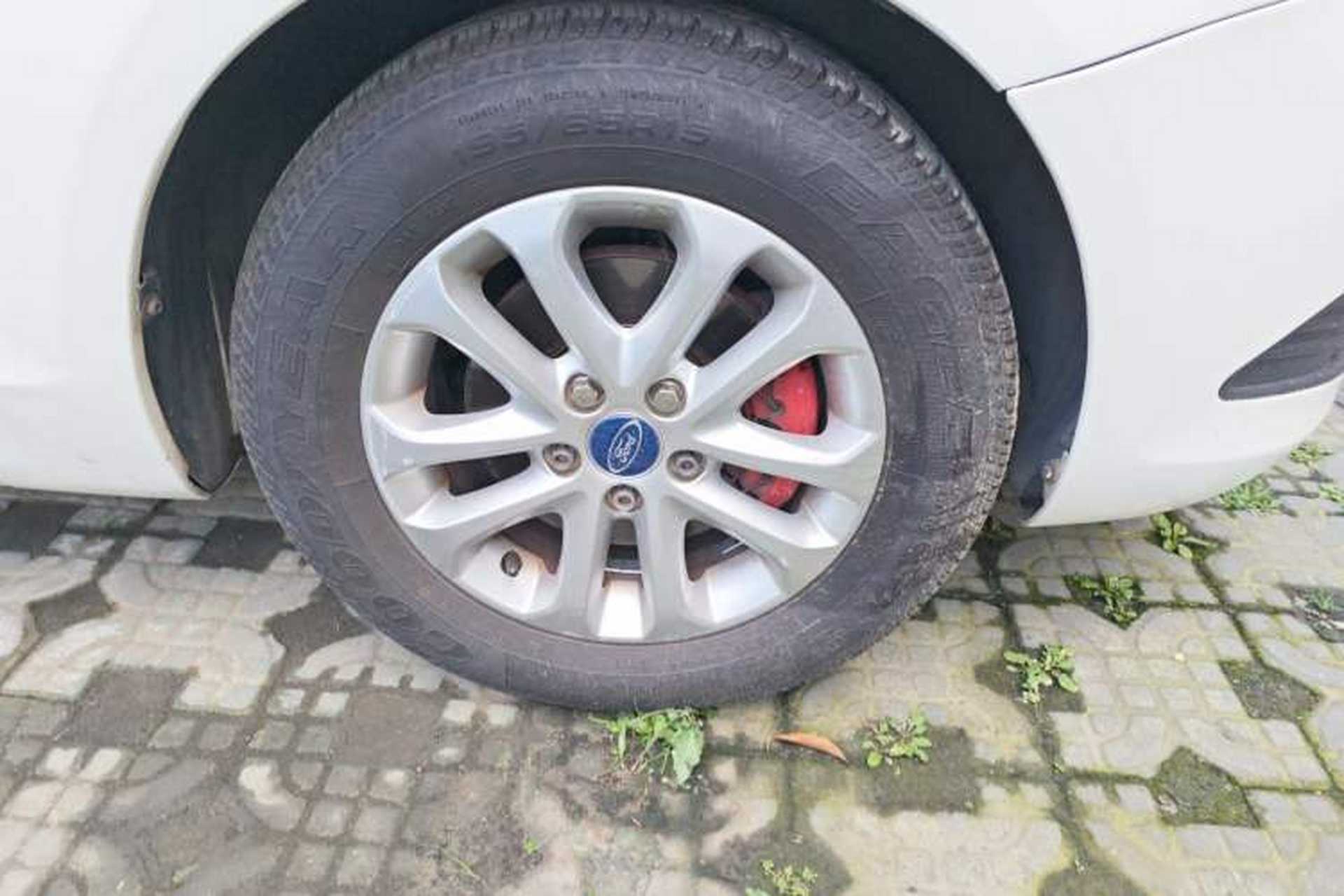Used Ford Focus 2013 Hatchback Classic 1.8L Automatic Base Model Right Front Wheel Hub