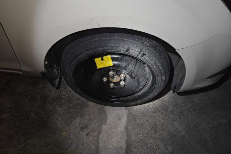 Used Ford Focus 2013 Hatchback Classic 1.8L Automatic Base Model Right Front Wheel Hub