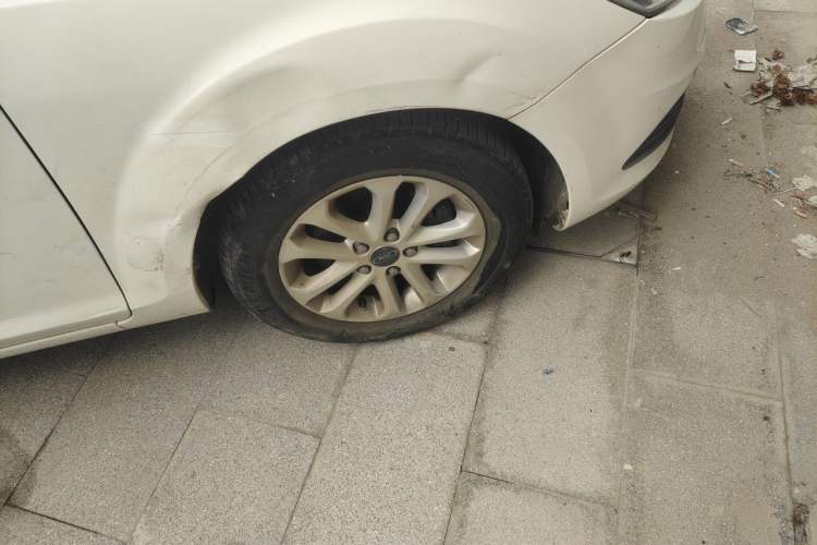 Used Ford Focus 2013 Hatchback Classic 1.8L Manual Base Model Right Front Wheel Hub