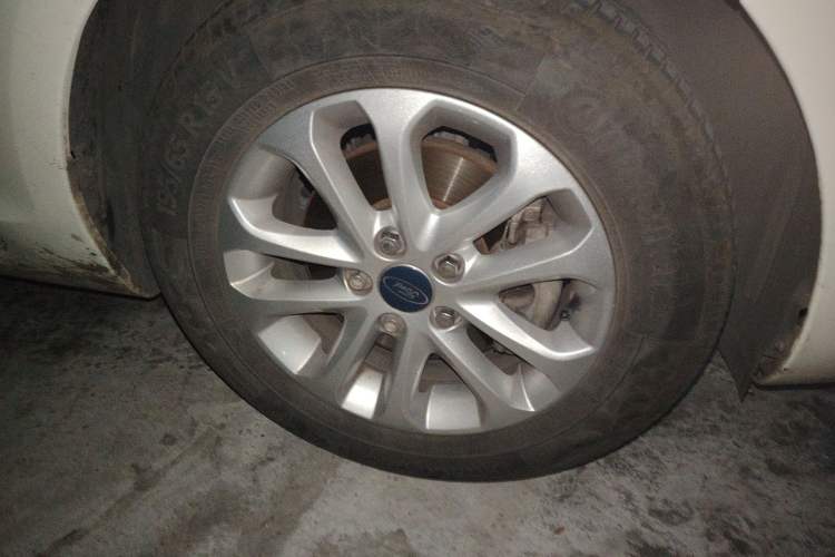 Used Ford Focus 2013 Hatchback Classic 1.8L Manual Millionth Anniversary Edition Right Front Wheel Hub