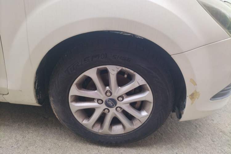 Used Ford Focus 2013 Hatchback Classic 1.8L Automatic Millionth Anniversary Edition Right Front Wheel Hub