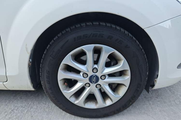 Used Ford Focus 2013 Hatchback Classic 1.8L Automatic Base Model Right Front Wheel Hub