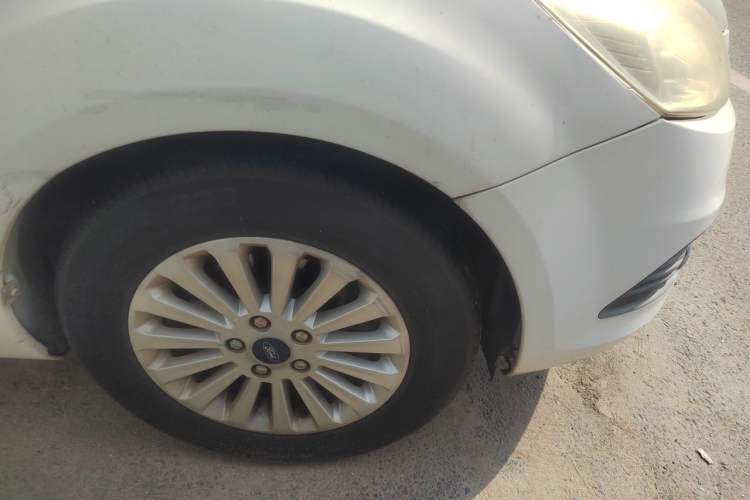 Used Ford Focus 2013 Sedan Classic 1.8L Automatic Fashion Edition Right Front Wheel Hub