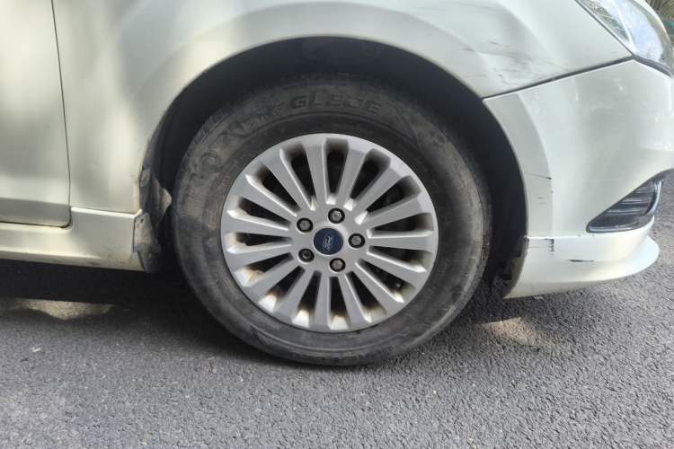 Used Ford Focus 2013 Hatchback Classic 1.8L Automatic Fashion Edition Right Front Wheel Hub