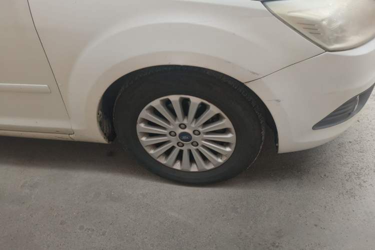 Used Ford Focus 2013 Sedan Classic 1.8L Automatic Fashion Edition Right Front Wheel Hub