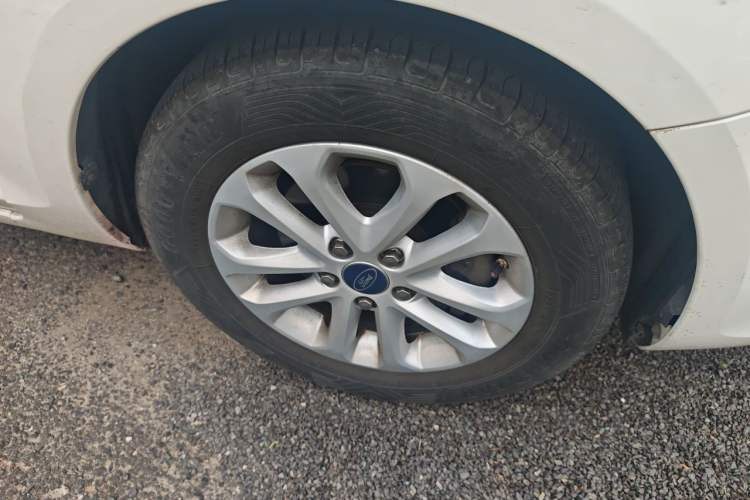 Used Ford Focus 2013 Hatchback Classic 1.8L Manual Base Model Right Front Wheel Hub
