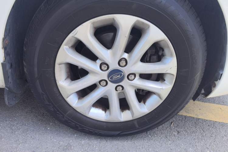 Used Ford Focus 2013 Hatchback Classic 1.8L Manual Base Model Right Front Wheel Hub