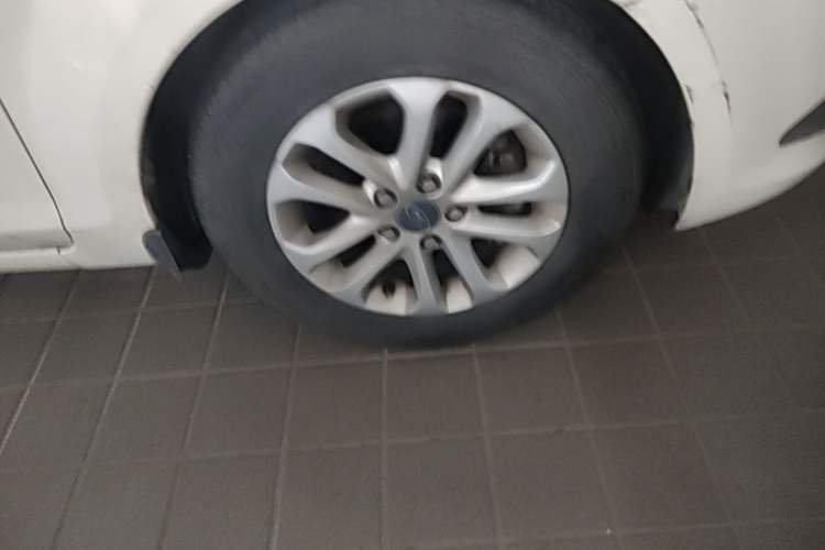 Used Ford Focus 2013 Sedan Classic 1.8L Automatic Base Model Right Front Wheel Hub