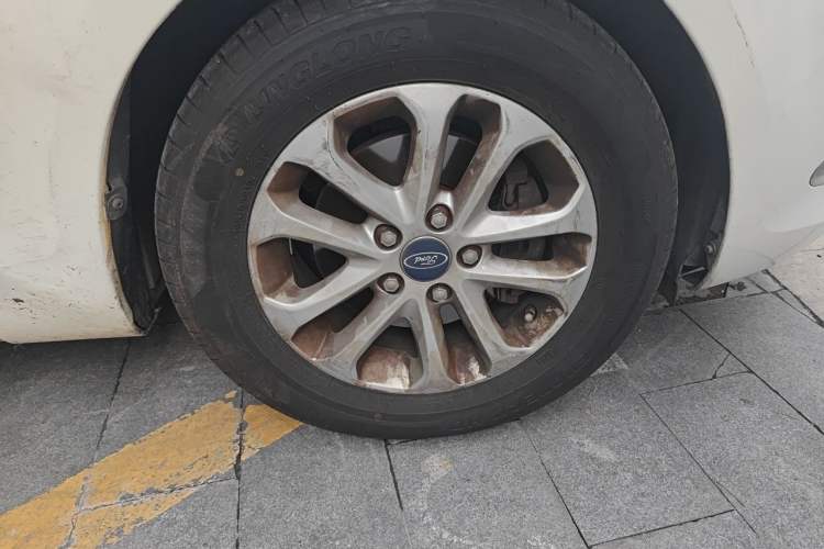 Used Ford Focus 2013 Hatchback Classic 1.8L Manual Base Model Right Front Wheel Hub
