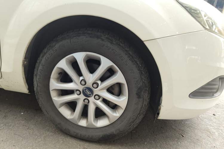 Used Ford Focus 2013 Hatchback Classic 1.8L Automatic Base Model Right Front Wheel Hub