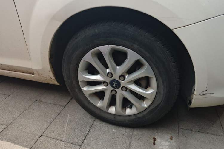 Used Ford Focus 2013 Hatchback Classic 1.8L Manual Base Model Right Front Wheel Hub