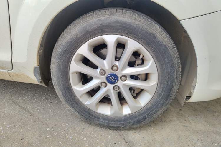 Used Ford Focus 2013 Hatchback Classic 1.8L Manual Base Model Right Front Wheel Hub