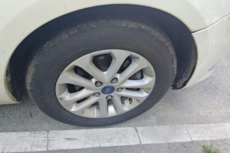 Used Ford Focus 2013 Hatchback Classic 1.8L Manual Base Model Right Front Wheel Hub