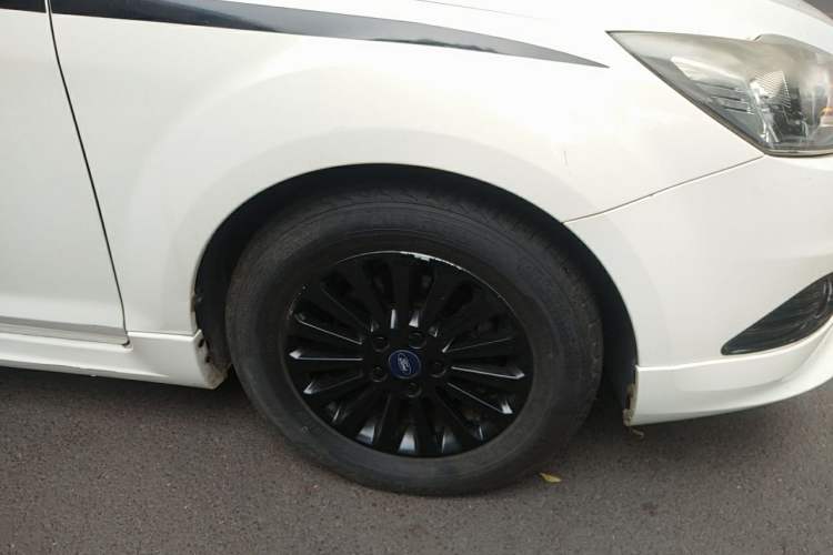 Used Ford Focus 2013 Hatchback Classic 1.8L Manual Fashion Edition Right Front Wheel Hub