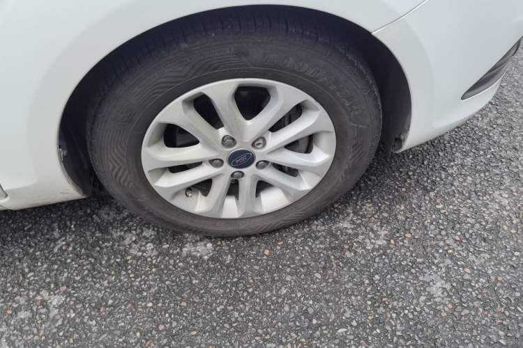 Used Ford Focus 2013 Hatchback Classic 1.8L Manual Millionth Anniversary Edition Right Front Wheel Hub