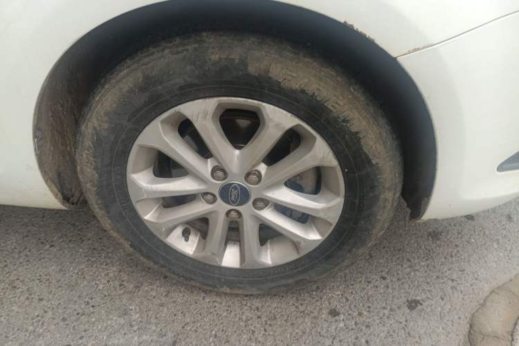 Used Ford Focus 2013 Hatchback Classic 1.8L Manual Base Model Right Front Wheel Hub