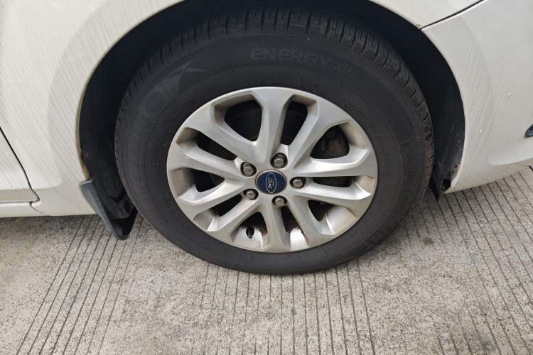 Used Ford Focus 2013 Sedan Classic 1.8L Automatic Base Model Right Front Wheel Hub