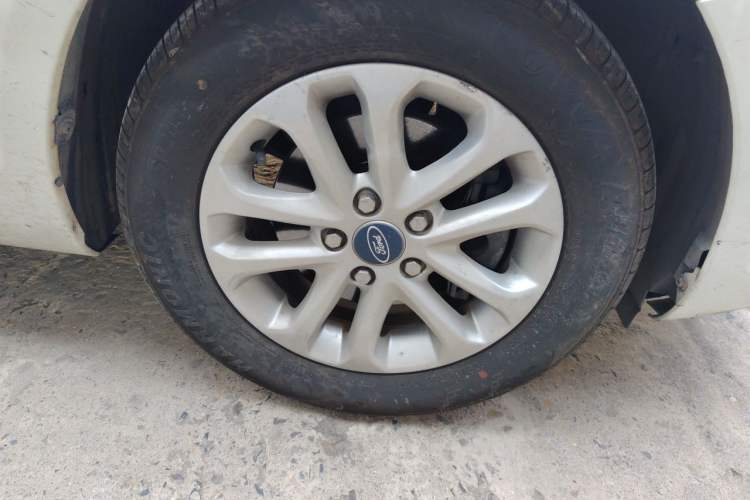 Used Ford Focus 2013 Hatchback Classic 1.8L Manual Base Model Right Front Wheel Hub