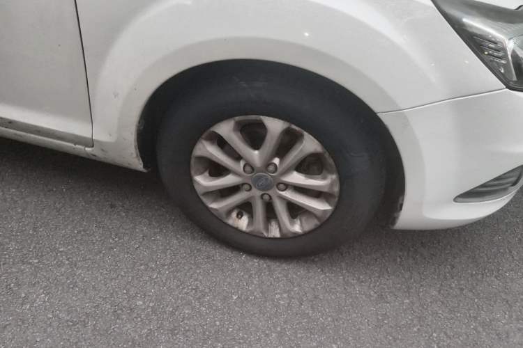 Used Ford Focus 2013 Hatchback Classic 1.8L Automatic Base Model Right Front Wheel Hub