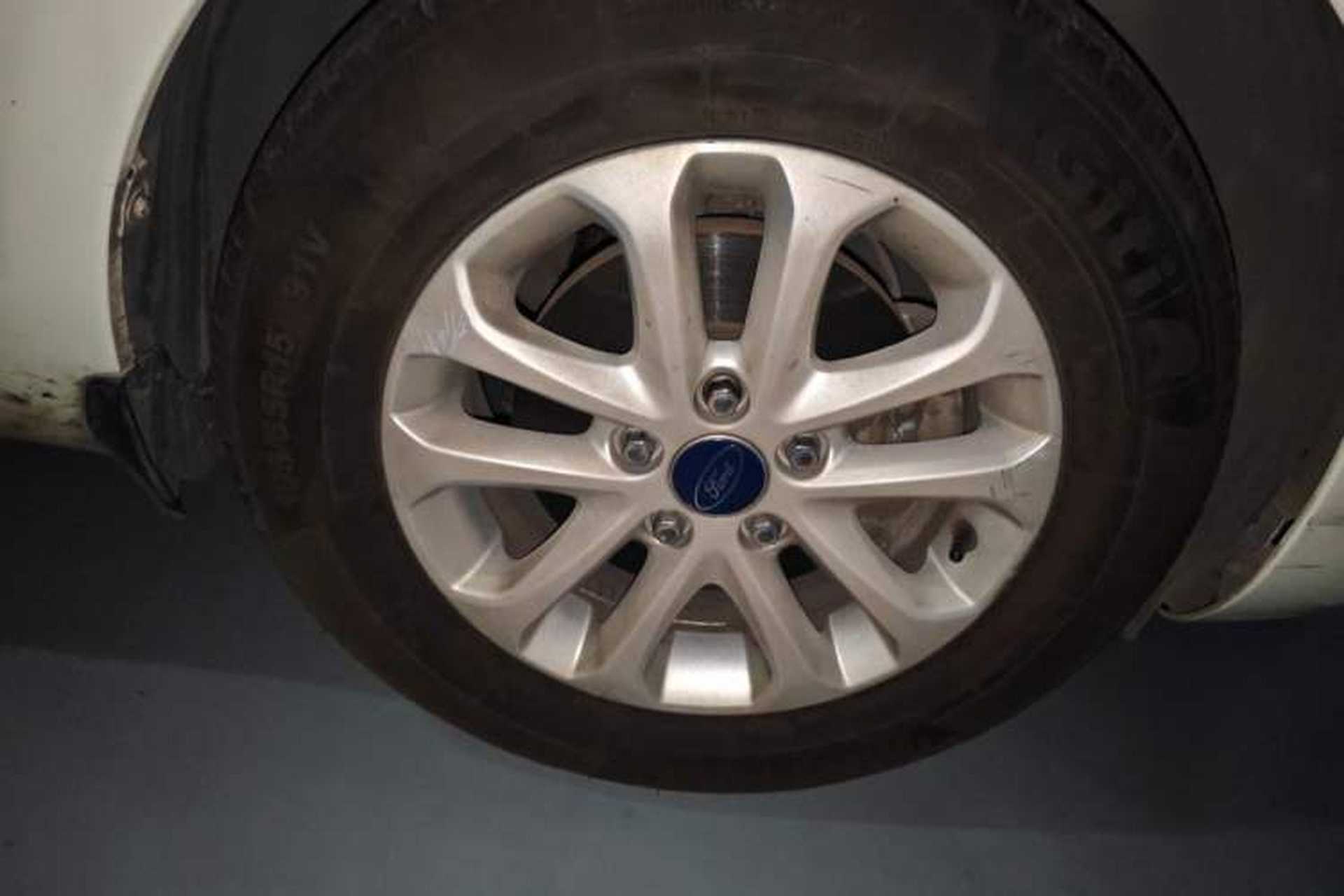 Used Ford Focus 2013 Hatchback Classic 1.8L Automatic Millionth Anniversary Edition Right Front Wheel Hub