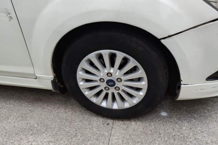 Used Ford Focus 2013 Hatchback Classic 1.8L Automatic Fashion Edition Right Front Wheel Hub